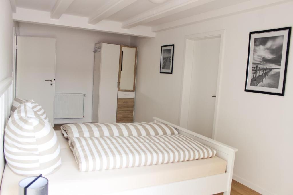 Ferienwohnung Fewo Nele Krummhörn Exterior foto